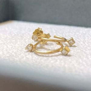 (NWOT) Zoe Chicco 14k Yellow Gold Prong & Princess Diamond Huggie Hoops